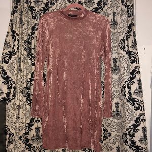 NWT: mauve/pink velvet bodycon dress